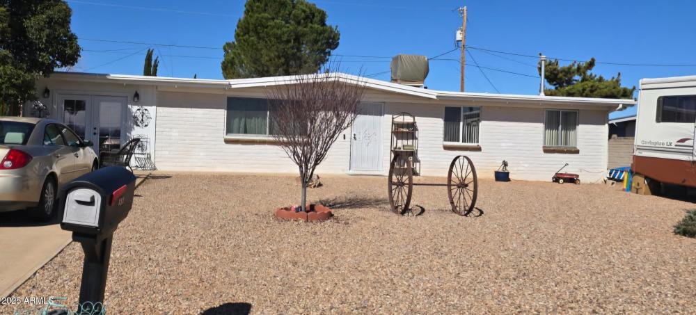 Currently Displayed Property Photo