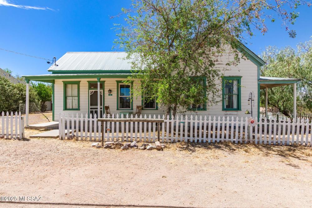 Currently Displayed Property Photo