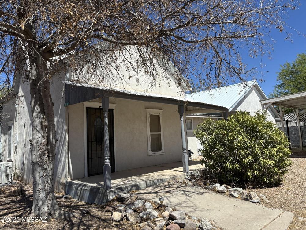 Currently Displayed Property Photo